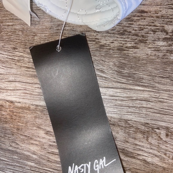 NWT Nasty Gal brodere underwired lace up bikini top White size 0 (TOP ONLY) (J) - Picture 7 of 8